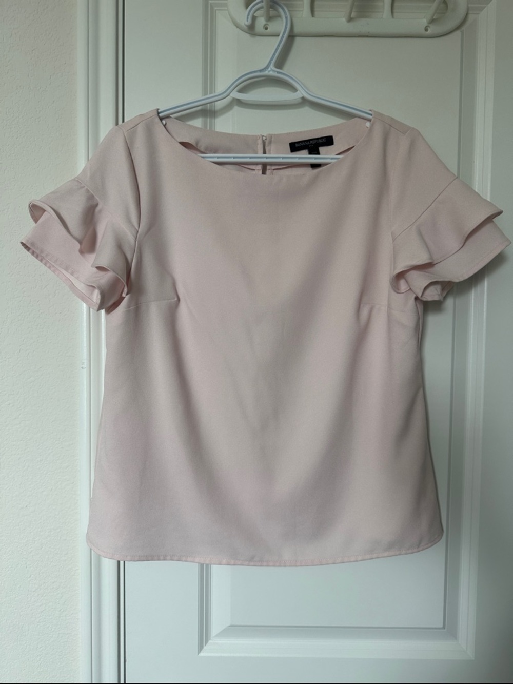 Banana Republic Blush Short Ruffle Sleeve Blouse